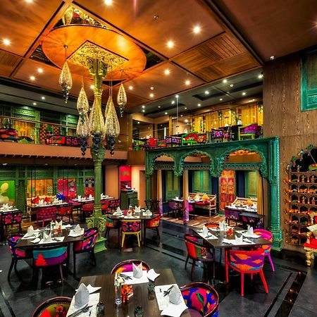 Grand Chennai By Grt Hotels Eksteriør billede Interior of the restaurant